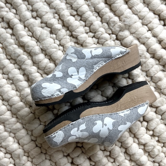 Closet Closing Today!: Magnafied Embla Clogs, Final PRICE FIRM - Picture 11 of 14